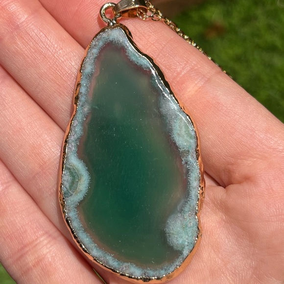 Natural Cut Fluorite crystal necklace 💚✨🌙 - Picture 6 of 6